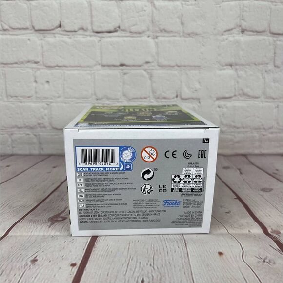 Funko Pop! Trains Disney Villains #14 Captain Hook In Cart Funko Shop Exclusive - Picture 7 of 7